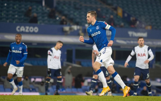 成为其吸引 成为其吸引